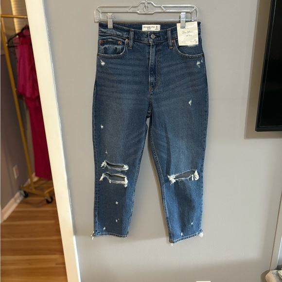 Abercrombie & Fitch The Mom High Rise Jean NWT Size 4/27 - Picture 3 of 10